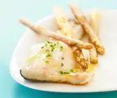 Loup de Mer mit gegrilltem Spargel