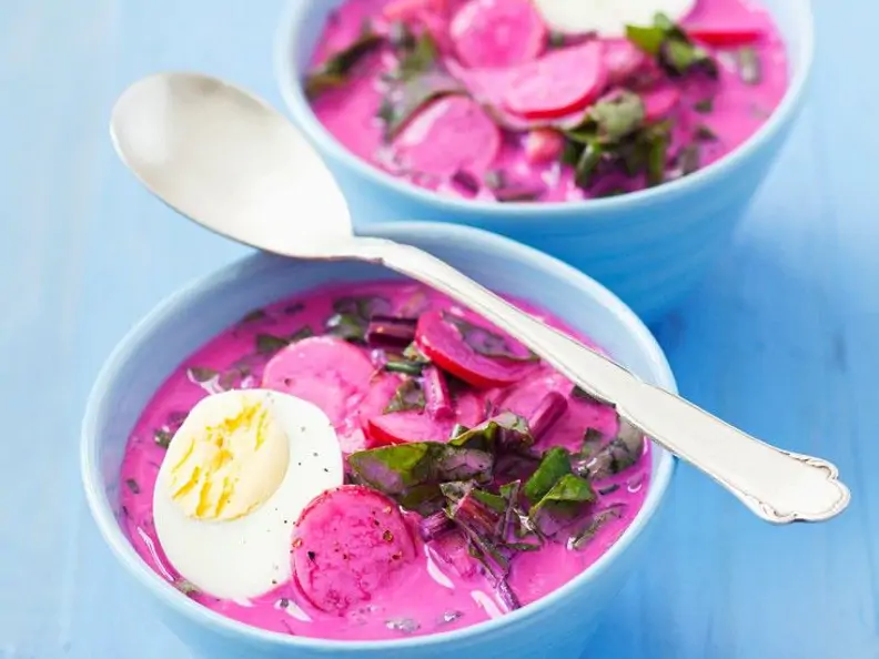 Rote-Bete-Kefir-Suppe mit Ei