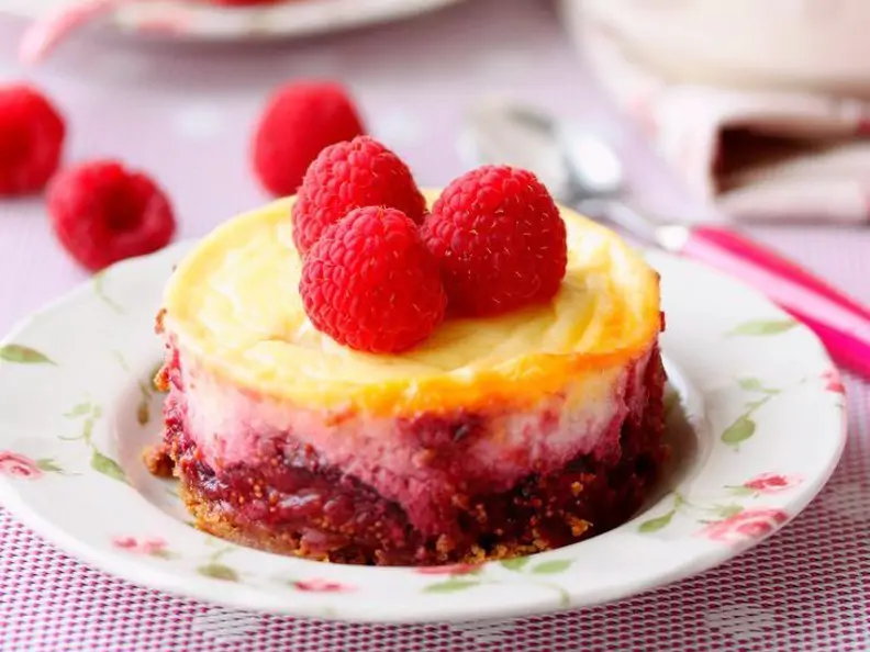 Feigen-Käsekuchen mit Himbeeren