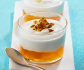 Orangenjoghurt mit Pistazien