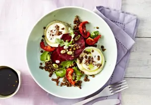 Rote Bete Salat mit Linsen und Ziegenkäse