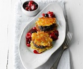 Süße Rösti mit Mohn und Beerenkompott