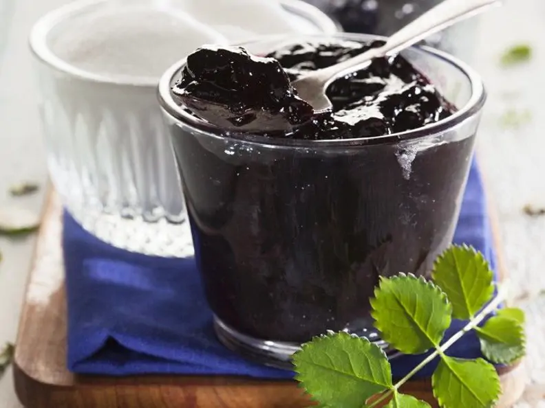 Brombeer-Sekt-Konfitüre