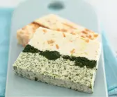 Frischkäseterrine mit Spinat und Räucherlachs