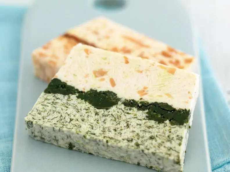 Frischkäseterrine mit Spinat und Räucherlachs