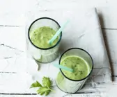 Gurkensmoothie mit Avocado
