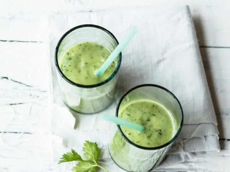 Gurkensmoothie mit Avocado