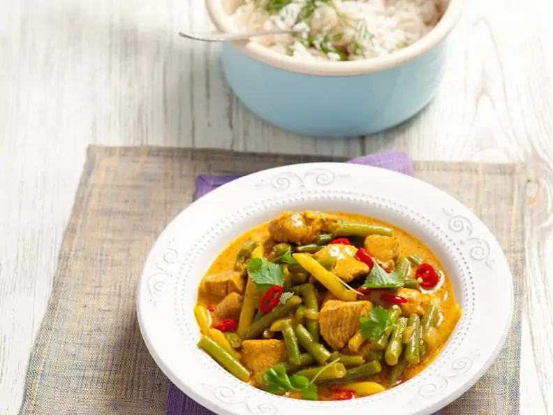 Putencurry mit Ingwer, Chili und Bohnen