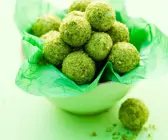 Pistazientrüffel mit grünem Tee