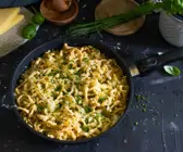 Spätzlepfanne mit Käse und Zwiebeln