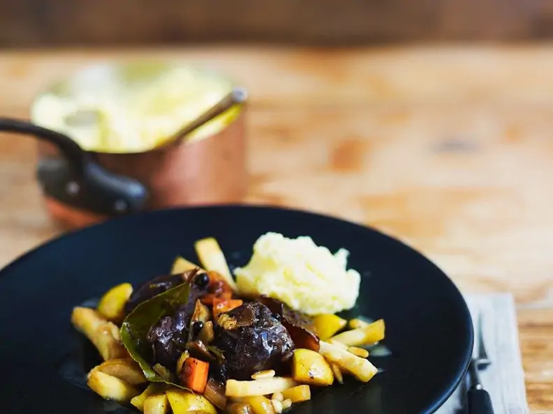 Hirschgulasch