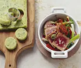 Thunfisch auf Gemüse mit Polenta