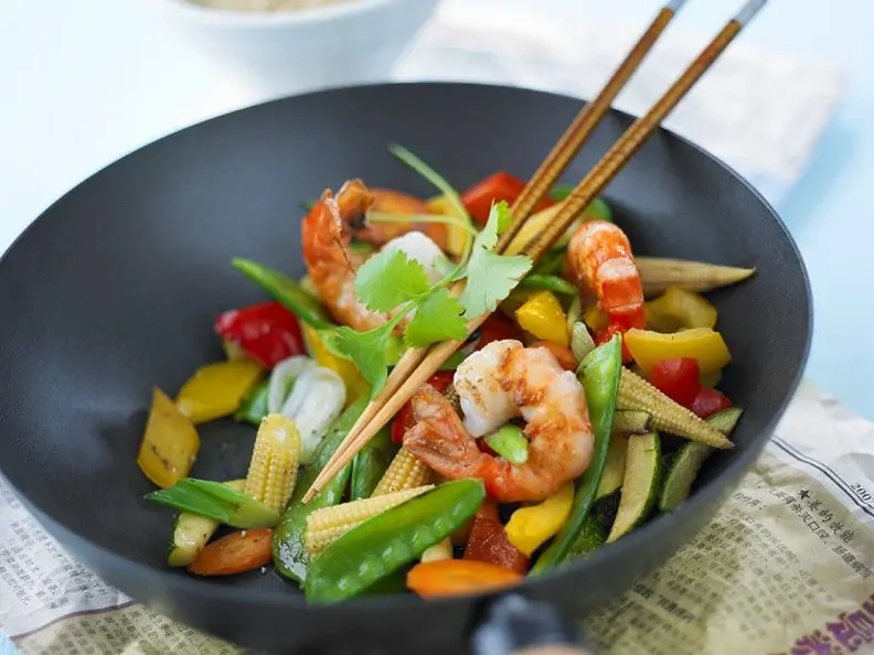 Wokgemüse mit Shrimps