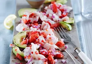 Ceviche mit Tomaten und Avocado
