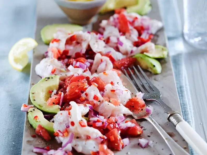 Ceviche mit Tomaten und Avocado