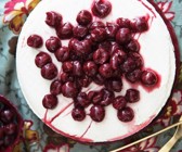 Cheesecake mit Kirschsauce