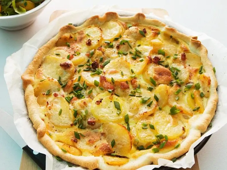 Pikanter Kartoffelkuchen mit Speck