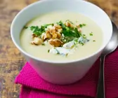 Cremige Selleriesuppe mit Blauschimmelkäse
