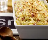 Nudelgratin mit Käse und Schinken