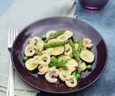 Pasta mit Spargel-Erbsen-Sauce