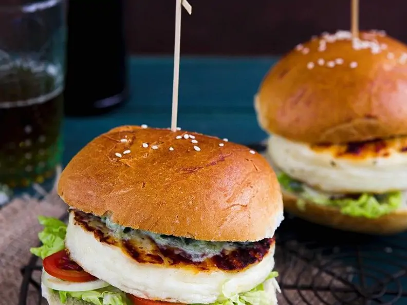 Vegetarischer Greek-Style-Burger