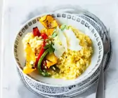 Gelber Reis mit Paprikagemüse