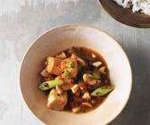Tofu mit Gemüse aus dem Wok