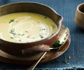 Cremesuppe aus Chicorée und Süßkartoffeln