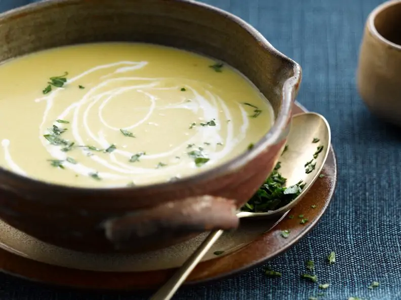 Cremesuppe aus Chicorée und Süßkartoffeln