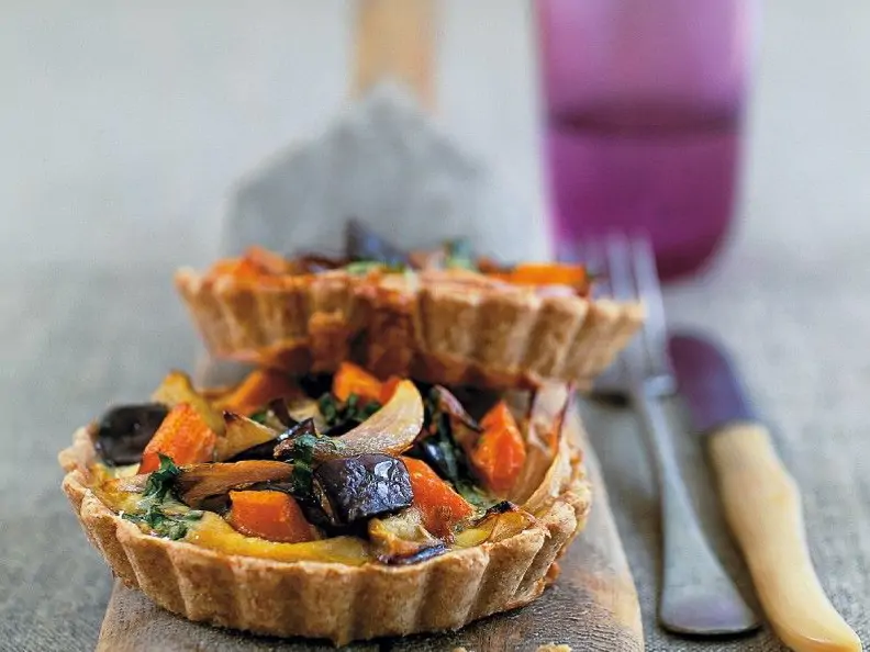 Vegane Gemüsetarte mit Möhren und Auberginen