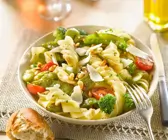 Gemüsenudeln mit Parmesanspänen