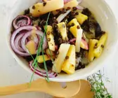 Linsen-Schwarzwurzelsalat mit Ananas