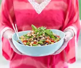 Gemüsesalat mit Kichererbsen