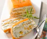 Frischkäseterrine mit geräuchertem Fisch