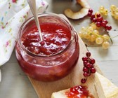 Pfirsich-Beerenkonfitüre