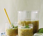 Kalte Gurkensuppe mit Ananas