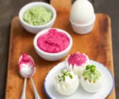 Gekochte Eier mit Dips
