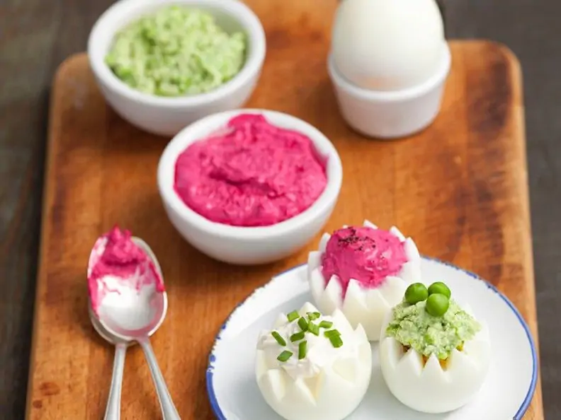Gekochte Eier mit Dips
