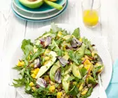 Quinoasalat mit Avocado und Mango