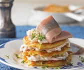 Rösti mit Matjes und Sauerrahmcreme