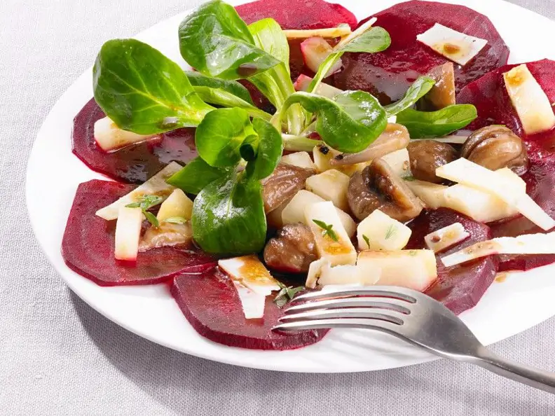 Herbstsalat mit Maronen, Roter Bete und Birne