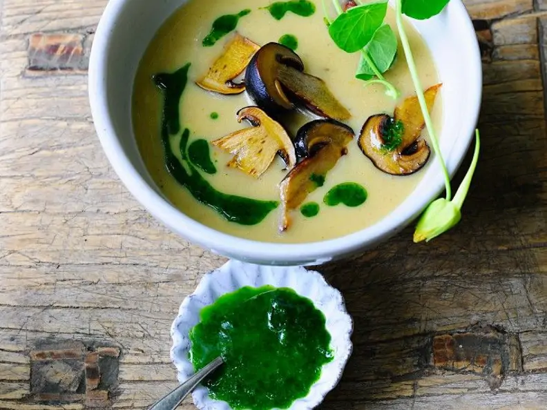 Kartoffelsuppe mit Pilzen
