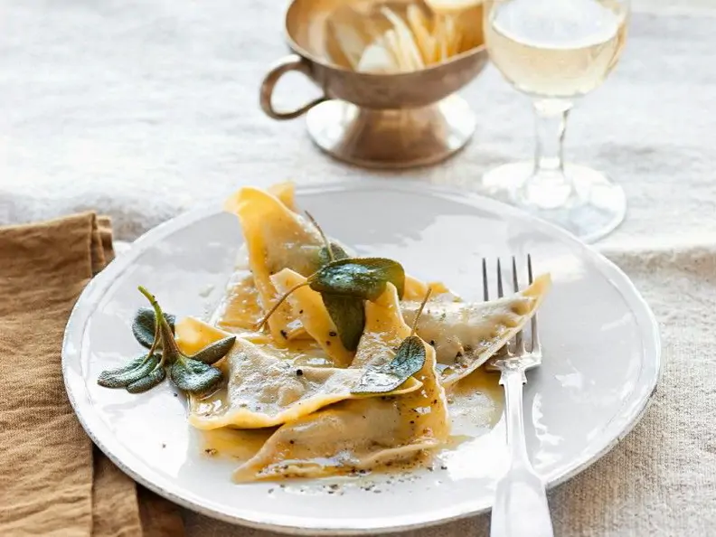 Steinpilzravioli mit Salbeibutter