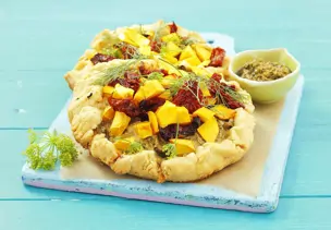 Tarte mit Kürbis und getrockneten Tomaten