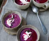 Suppe aus Rote Bete mit Meerrettich