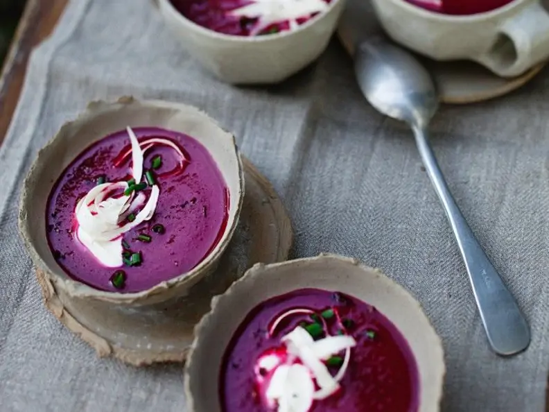 Suppe aus Rote Bete mit Meerrettich