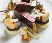 Rehrücken mit Püree und Pfifferlingen